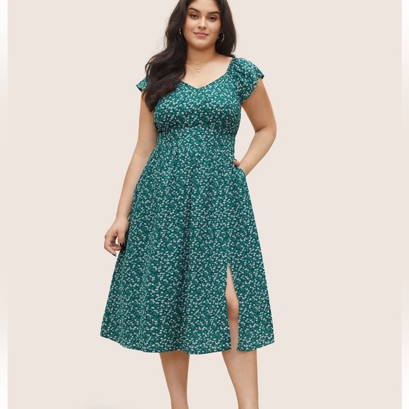 BloomChic Plus Size Ditsy Floral Shirred Elastic Waist Split Hem Dress - Picture 2 of 8